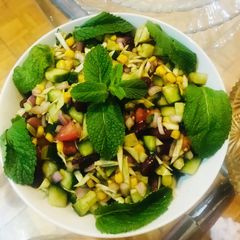 A picture of Red kidney beans salad.