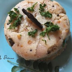 A picture of Upma a healthy South Indian breakfast recipe.