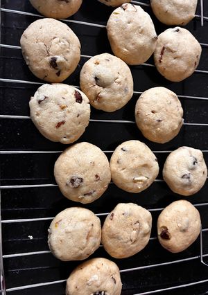 A picture of Buttery Cranberry Cookies.