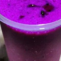 A picture of Dragon fruit milkshake.