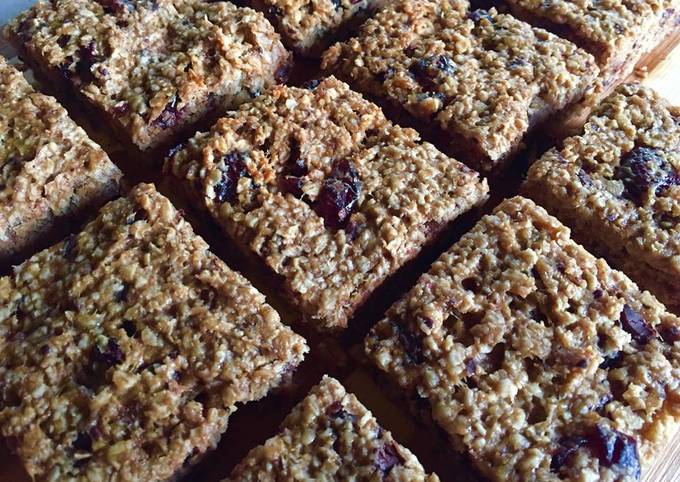 Recipe of Quick Banana Granola Bars