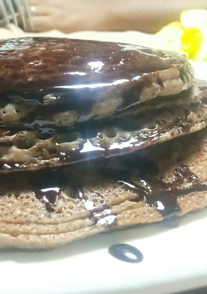 சாக்லேட் பேன் கேக் (Chocolate pancake recipe in tamil) செய்முறை முக்கிய புகைப்படம்