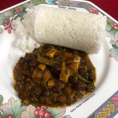 A picture of Spicy Nadan Kadala Curry.