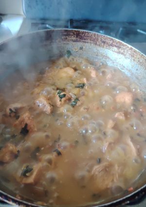 Una foto de Pollo Guisado