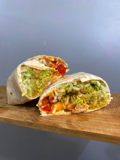 Una foto de Burrito de arroz y pollo