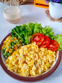 Foto resep Scrambled eggs with vegetables