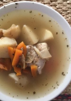 Una foto de Caldo blanco de pescado