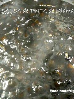 Una foto de Salsa de Tinta de calamar como guarnición