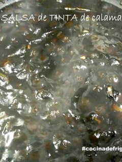 Una foto de Salsa de Tinta de calamar como guarnición
