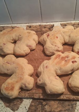 Una foto de Roscas caseras de fiambre y morrón rojo🫑🧀