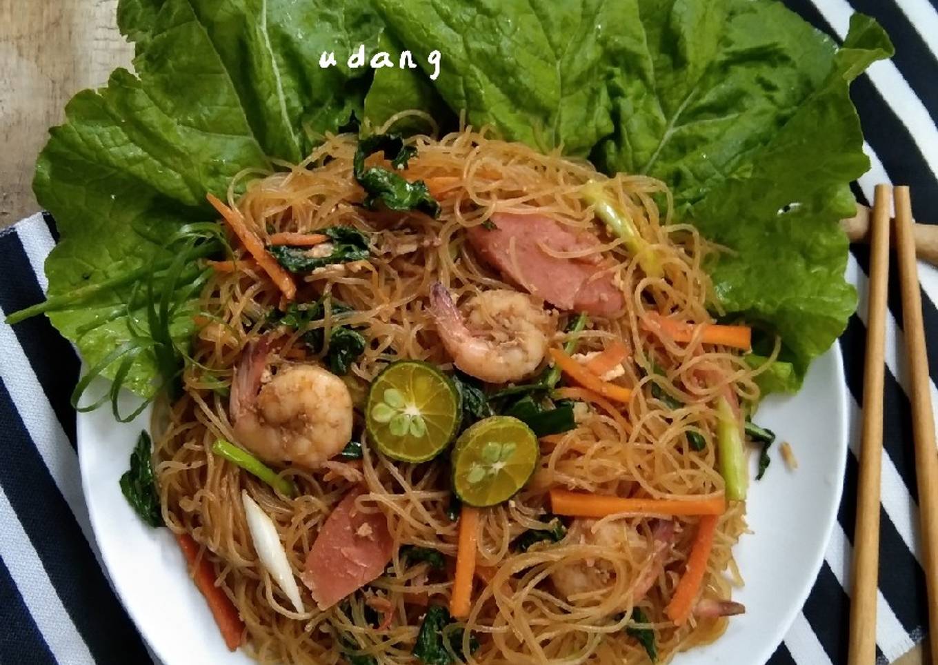 Bihun goreng sosis udang