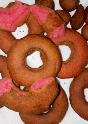 A picture of Red velvet doughnuts#my Valentine's recipe#author marathon.