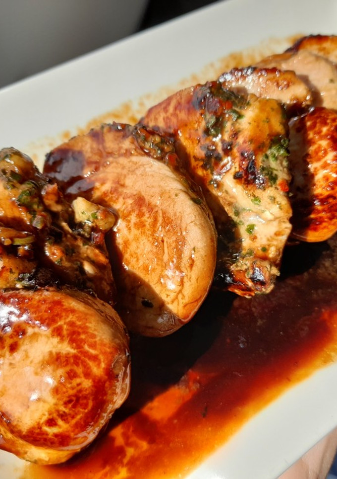 Una foto de Solomillos de lomo a la Provenzal en salsa Pedro Ximénez