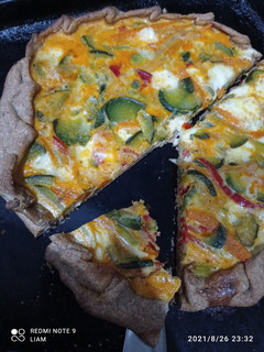 Una foto de Tarta de verduras con masa de harina integral, súper light