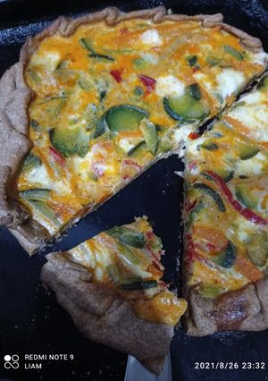 Una foto de Tarta de verduras con masa de harina integral, súper light