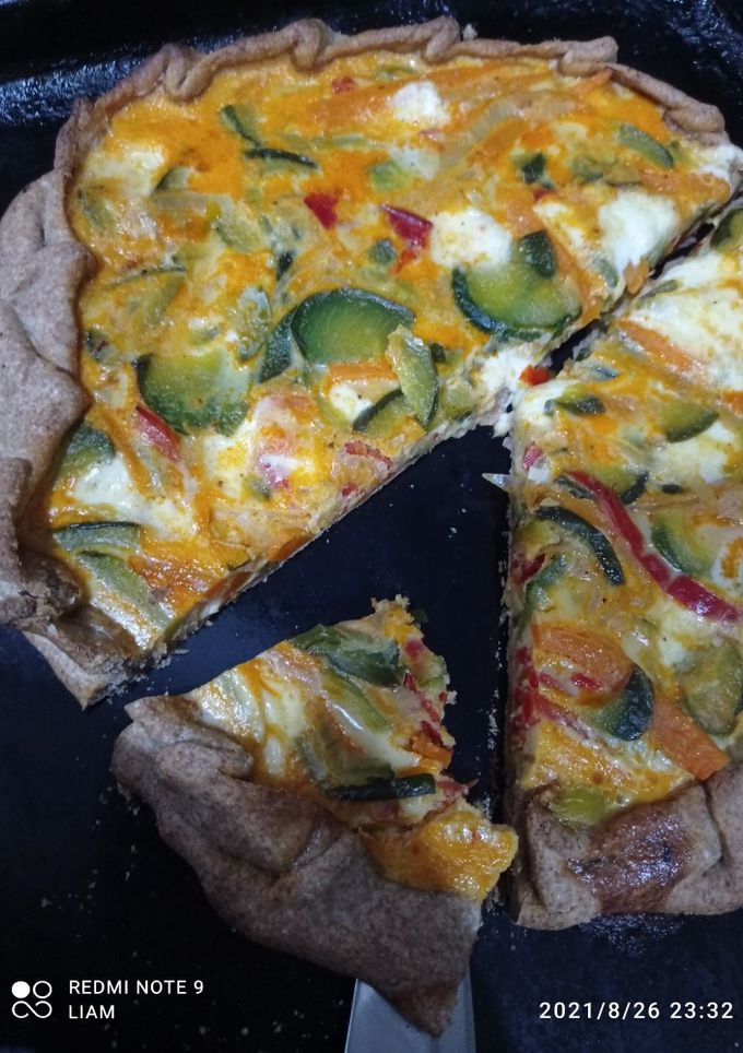 Una foto de Tarta de verduras con masa de harina integral, súper light
