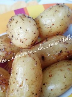Une photo de Pomme de terre en robe des champ