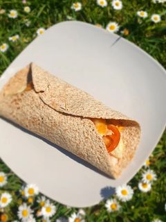 Une photo de Wrap à la mozza panée