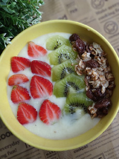 Foto resep Pineapple banana smoothies bowl