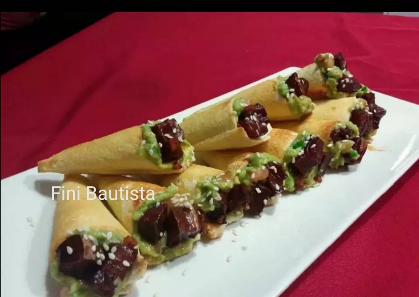 Tartar de salmón y aguacate (canapés)