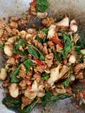 Stir-Fried Basil with Squid and Ground Pork