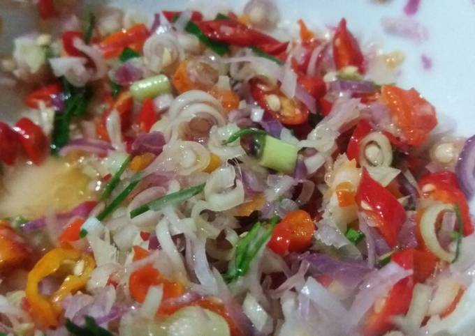 Ini dia! Resep membuat Sambal Matah anti diet dijamin menggugah selera