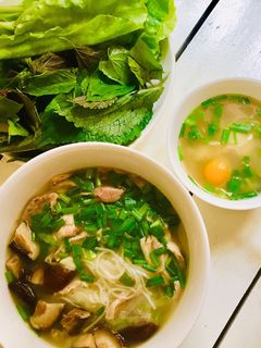Hình của món Phở gà nấm đông cô.