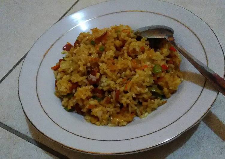 Resep Nasi Goreng Sosis oleh Nitaaristya - Cookpad