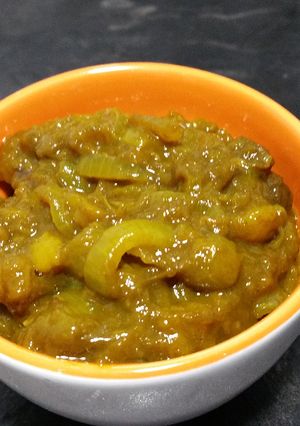 A picture of Mango and onion chutney.