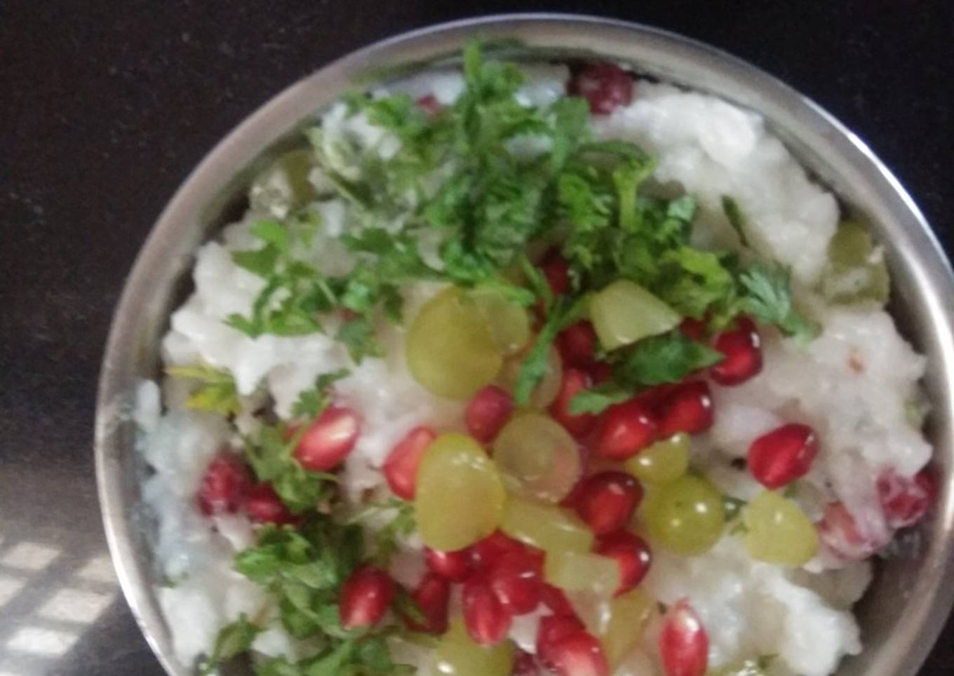 Curd rice with Grapes temple style