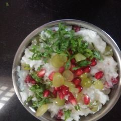 A picture of Curd rice with Grapes temple style.