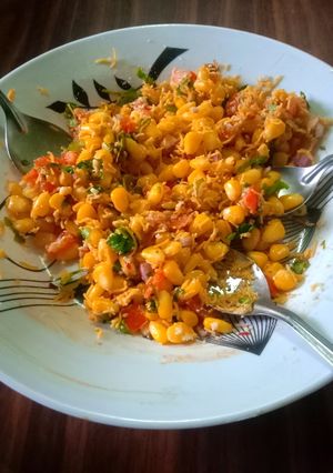 કોર્ન ભેળ (Corn Bhel Recipe In Gujarati) રેસીપી મુખ્ય ફોટો