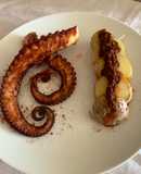 Pulpo a la plancha con papas arrugadas y mojo
