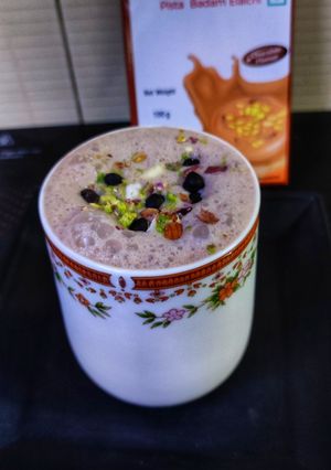 चॉकलेट ठंडाई रेसिपी मुख्य फोटो