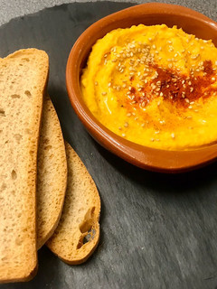 Una foto de Hummus de zanahoria 🥕