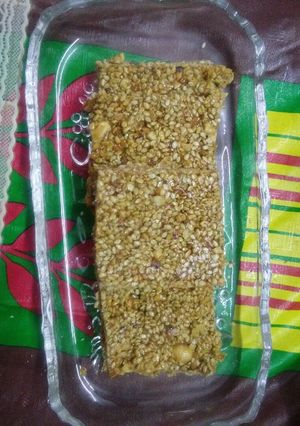 A picture of Til peanut chikki.