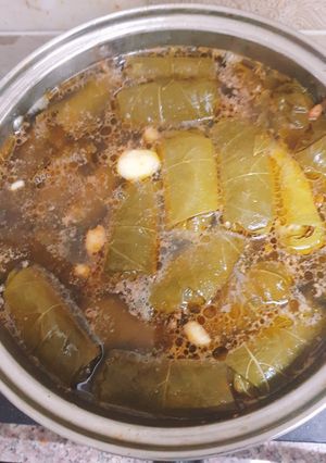 صورة لوصفة محشي ورق عنب وشرايح اللحم