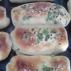 A picture of Cheesy Dinner Roll.