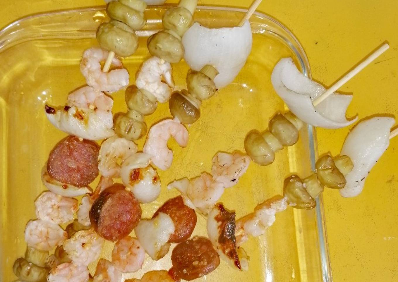 Brochetas de camarón, Champiñones y longaniza