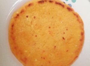 Una foto de Arepas de maíz amarillo con queso campesino 🌽
