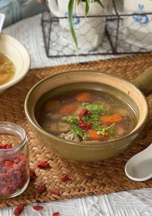 Gambar Sup ayam dengan green tea & goji berry