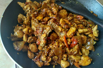 Anti Ribet, Bikin Ayam bumbu Pedas bawang Gampang