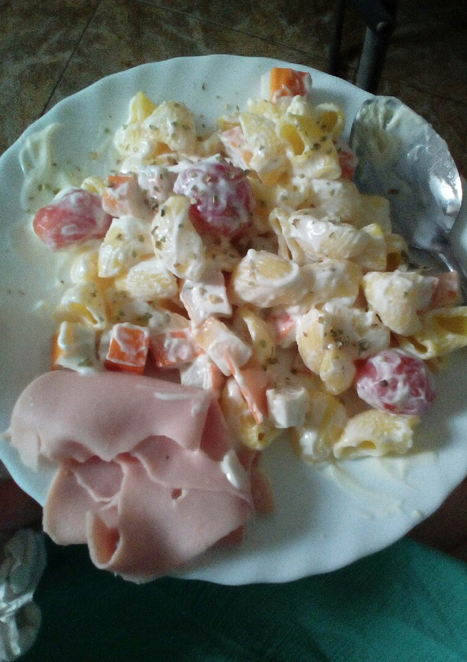 Una foto de Ensalada de pasta y pavo