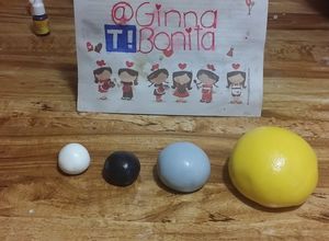 Una foto de Fondant o masa elástica con bombones (nubes)