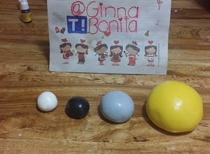 Una foto de Fondant o masa elástica con bombones (nubes)