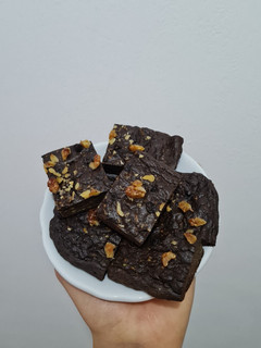Una foto de Brownie de palta sin tacc 🥑🍫