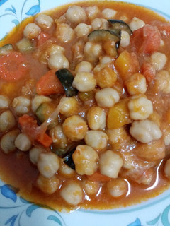 Una foto de Potaje de garbanzos con verduritas