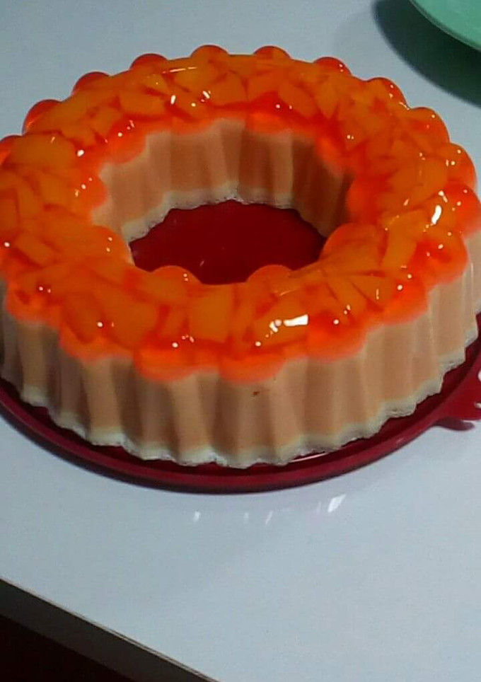 Una foto de Gelatina de Durazno y Vainilla (3 capas)