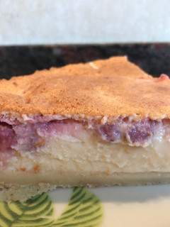 Una foto de Pastel cremoso con fresas