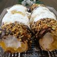 Caña de hojaldre rellenos de crema de calabaza y merengue